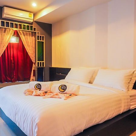 De Ja Moon Hostel เชียงใหม่ ภายนอก รูปภาพ