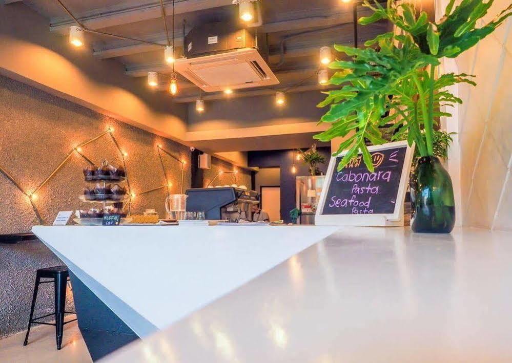 De Ja Moon Hostel เชียงใหม่ ภายนอก รูปภาพ
