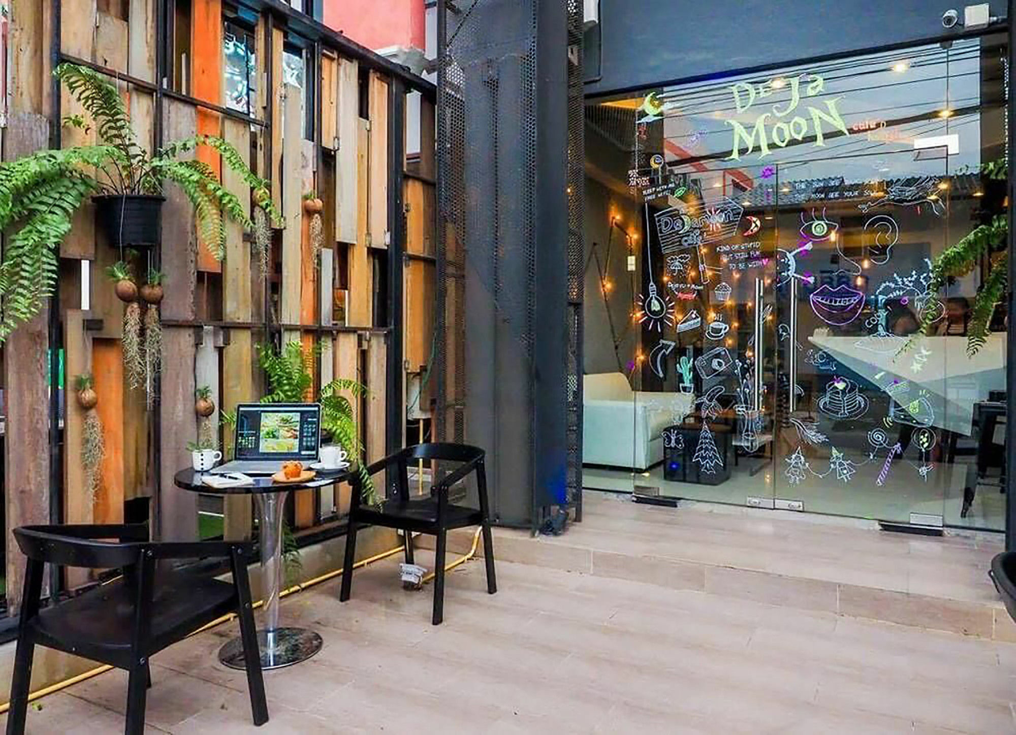 De Ja Moon Hostel เชียงใหม่ ภายนอก รูปภาพ